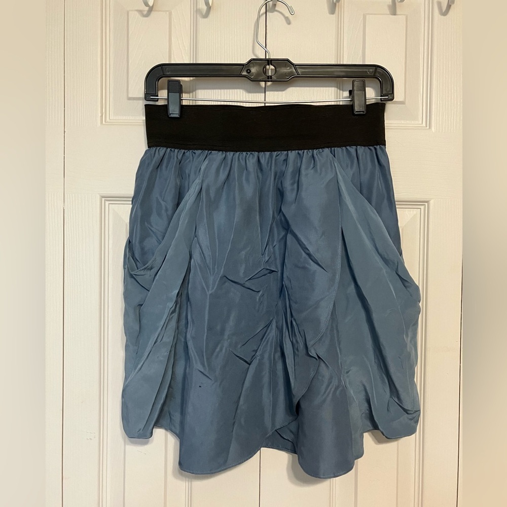 Wilfred 100% Silk Skirt Sz 4 Blue Elastic Waist‎ Zip Closure Pockets Mini Skirt